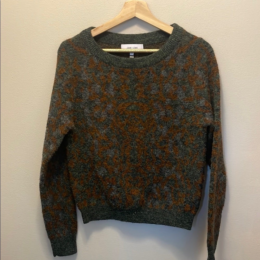 John + Jenn Green and Brown Crew Neck Sweater